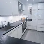Lägenhet Designer Kueche - Suedbalkon - Tg-stellplatz - Wlan *