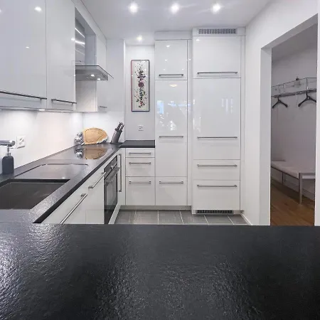 Designer Kueche - Suedbalkon - Tg-stellplatz - Wlan * סנט מוריץ